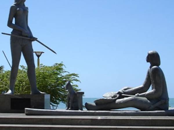 fort staue icarema old